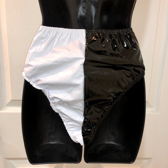 Black and White Highwaisted Booty Short - Picture 7 of 11